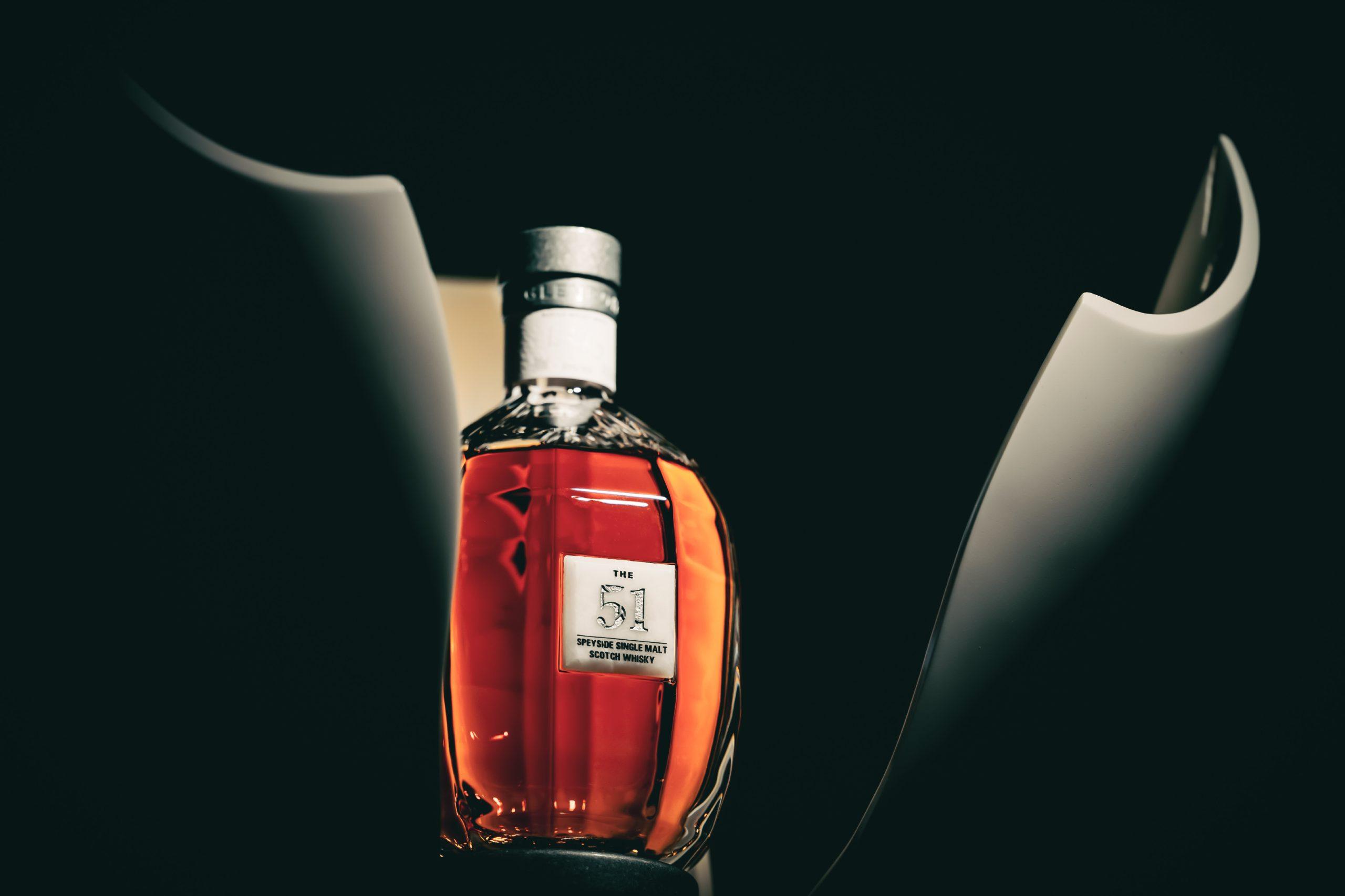 Ezt a 15 millió forintos whisky dobozt szét kell törni