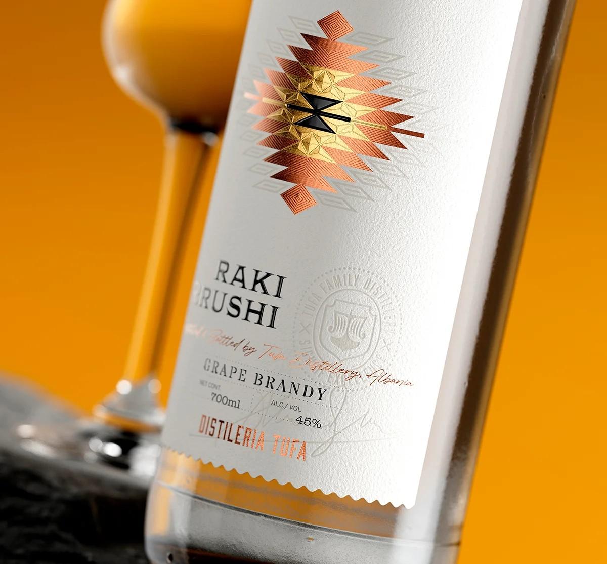 Amikor a címkén múlik minden: így lett prémium termék egy szőlőpálinkából