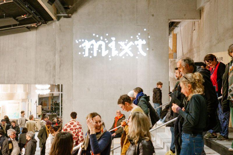 Amikor a betűk életre kelnek: az Atelier AAAAA vizuális identitása a Mixt számára