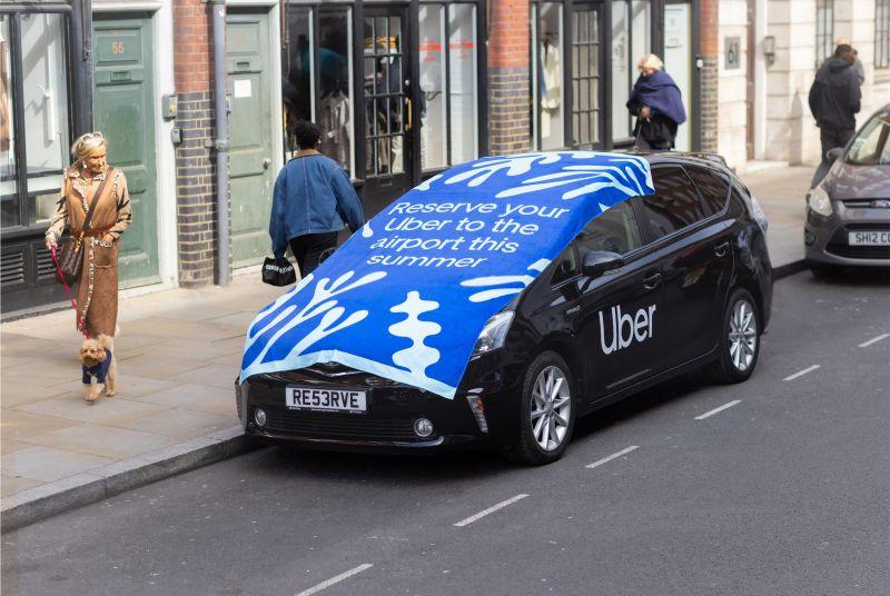 Ahogy az Uber a strandszéki törölközőháborút okos marketingfogássá alakította